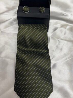 NIB Moda Di Raza Mens Necktie